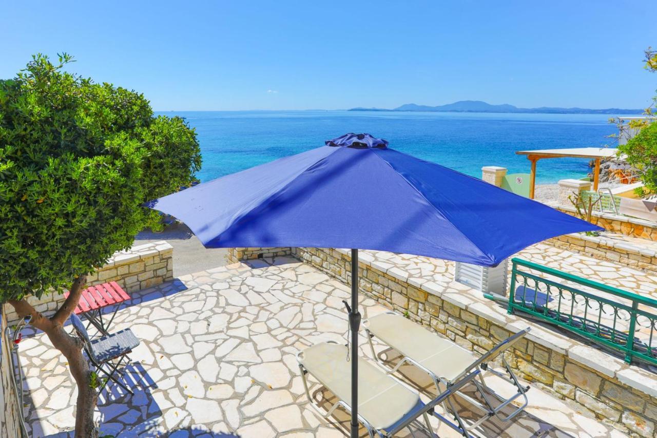 Kaminaki Beachfront Apartments Nisaki  Eksteriør bilde