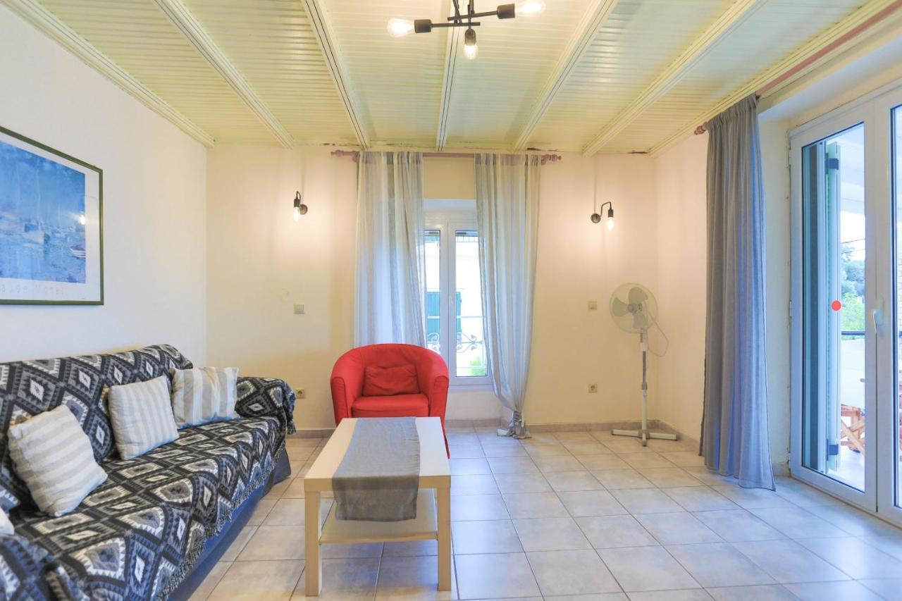 Kaminaki Beachfront Apartments Nisaki  Eksteriør bilde